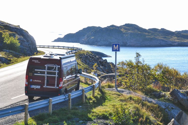 Haltebucht Henningsvaer Lofoten Roadtrip