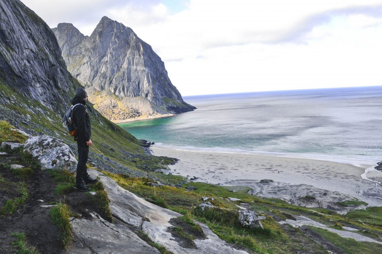 Ausblick auf den Kvalvika Strand Natur-Highlight Norwegen