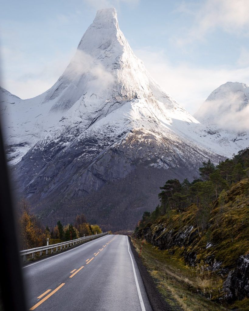 Stetind in Nordnorwegen bei klarem Wetter
