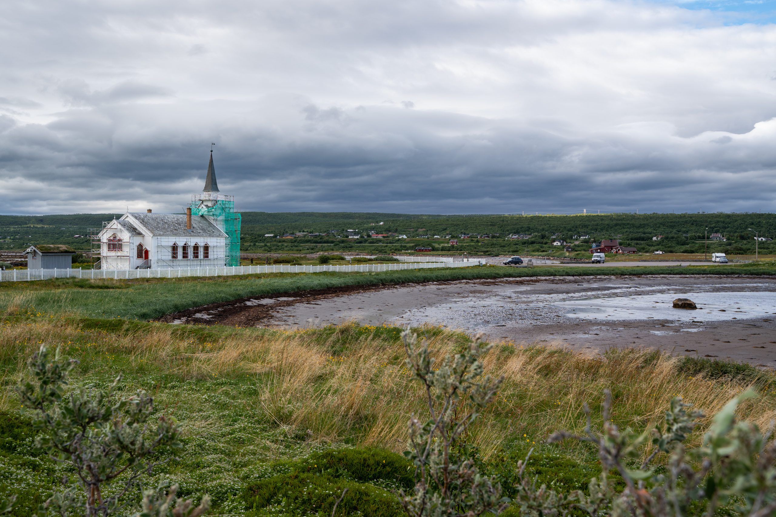 Nesseby Kirche Varanger Panoramastrasse Norwegen Arktis Rundreise zwei Wochen3