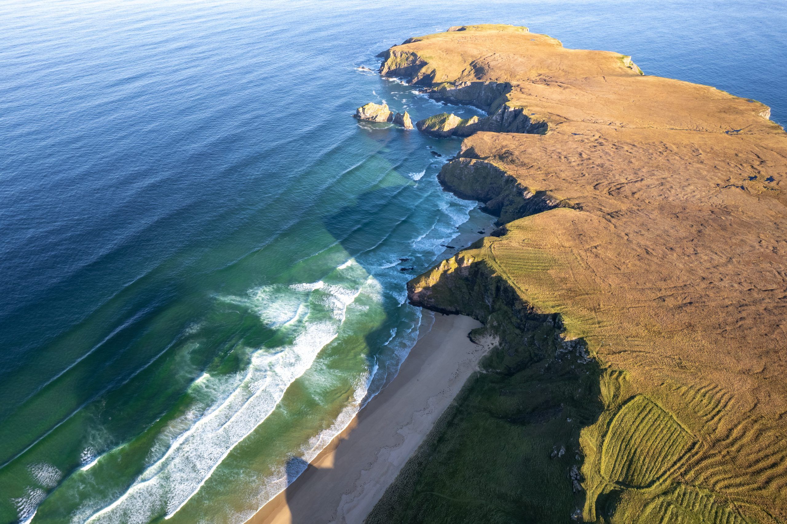 Klippen am Garry & Tolsta Beach auf der Isle of Lewis in Schottland