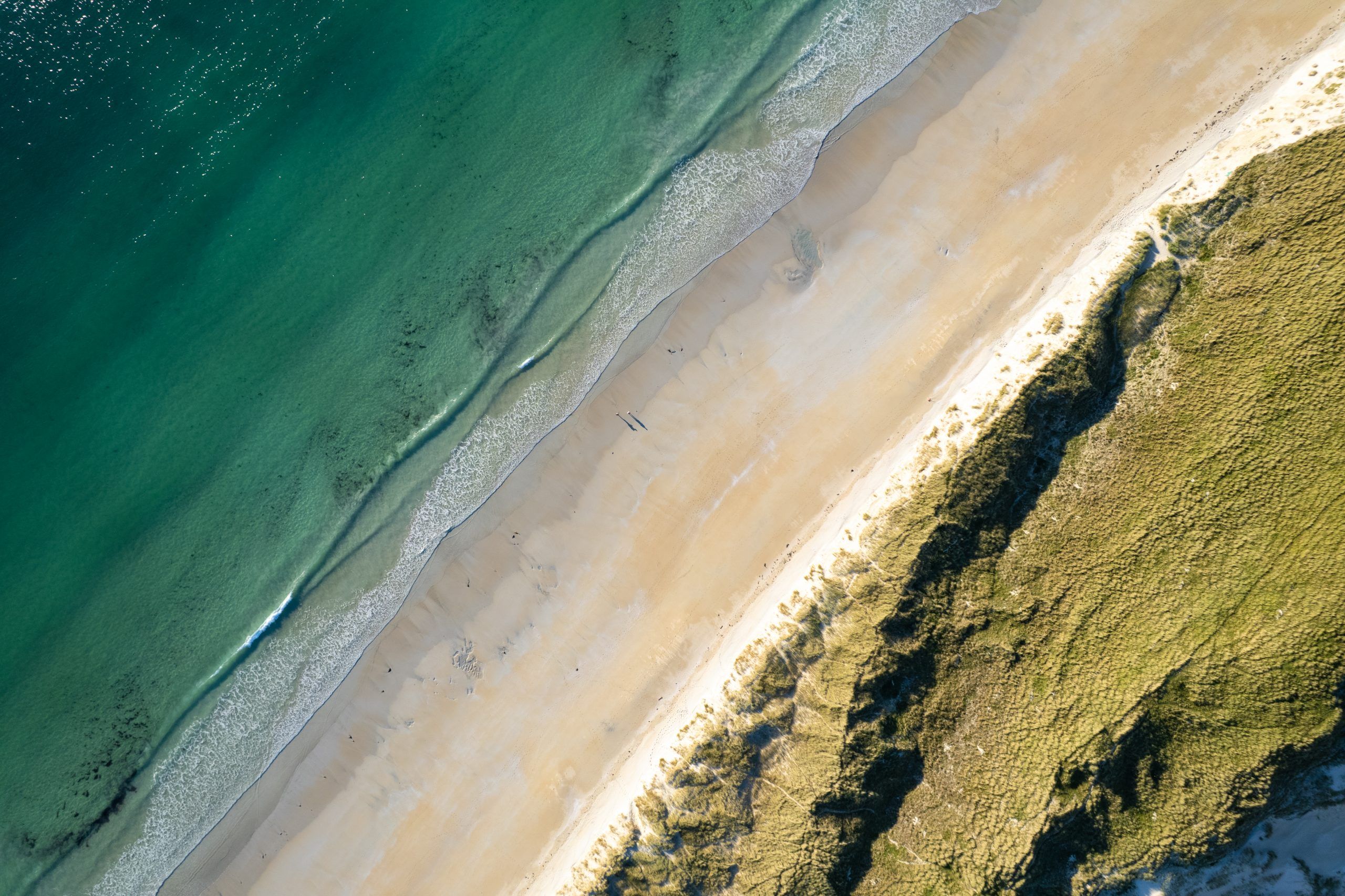 Strandspaziergang am Luskentyre Beach auf der Isle of Harris in Schottland
