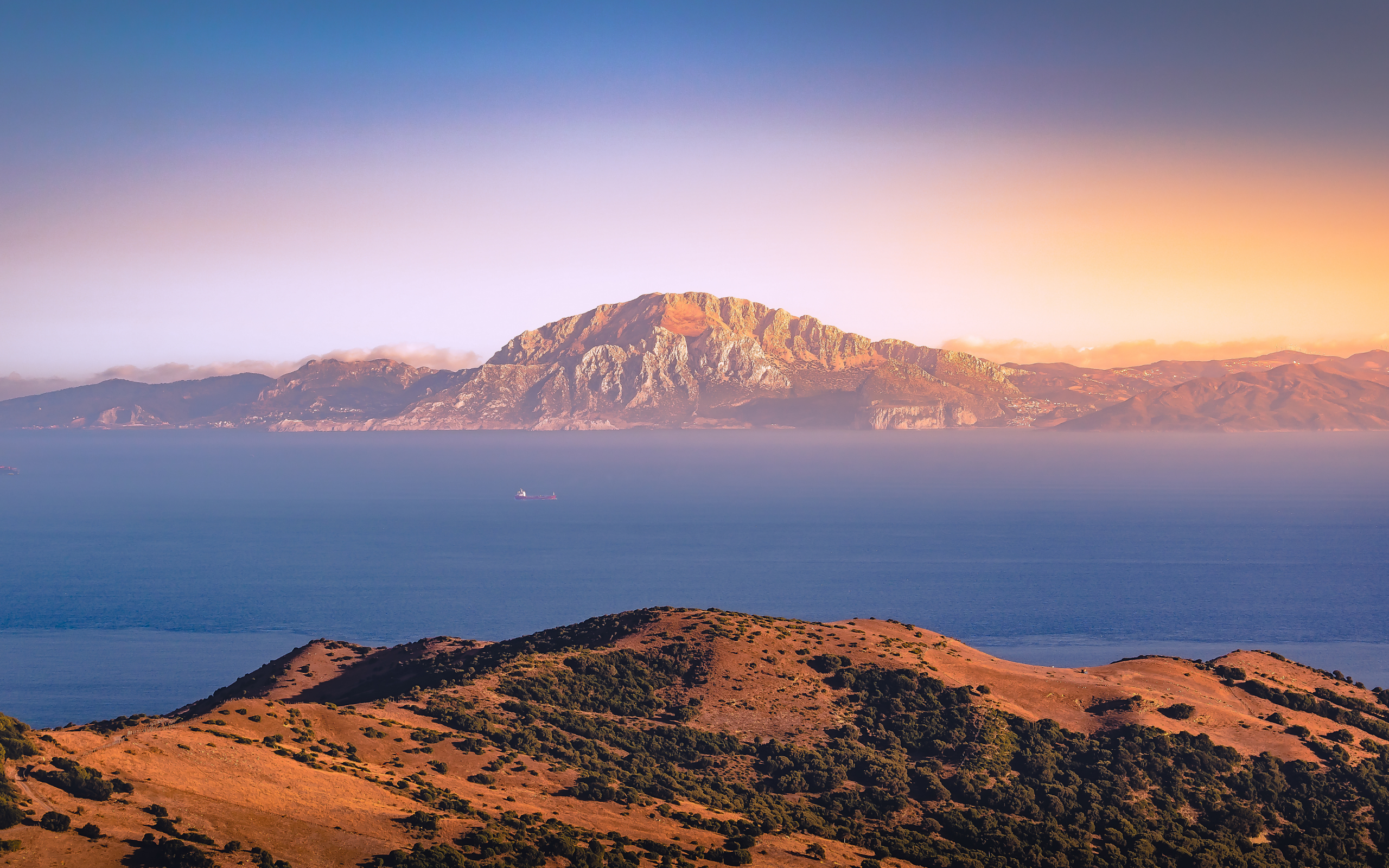 Straße von Gibraltar beii Sonnenuntergang